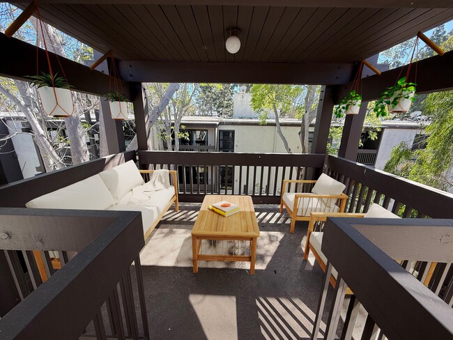 Building Photo - 7742 Redlands St