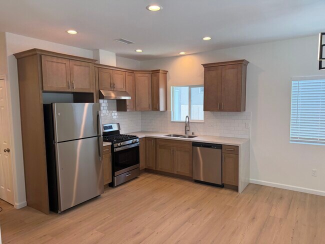 Foto del edificio - 4621 E Mountain View Dr