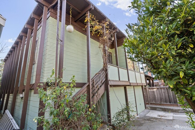 Building Photo - 2724 Garber St