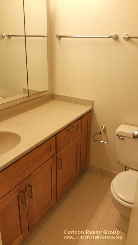 Building Photo - 323 E Upper Wacker Dr