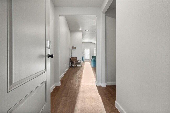 Foto del edificio - 2126 Langford Ave