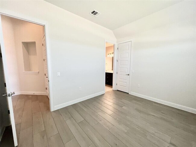 Building Photo - 8501 Moccasin Path