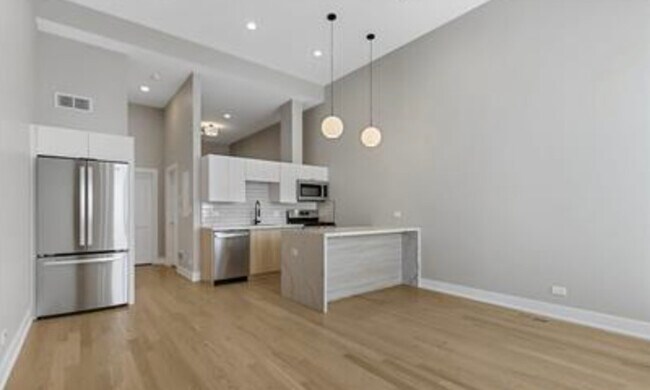 Foto del edificio - 2901 N Allen Ave