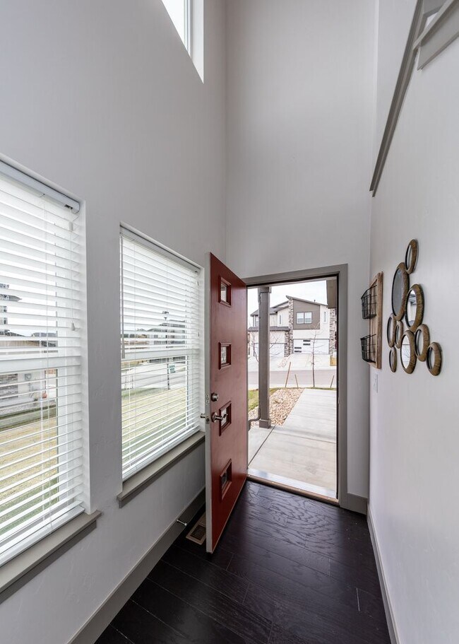 Foto del edificio - 2 Bedroom Luxury townhome