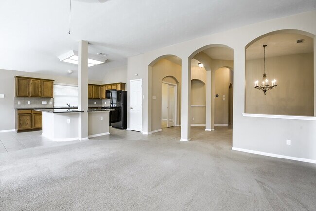 Foto del edificio - 3951 Eastland Lake Dr