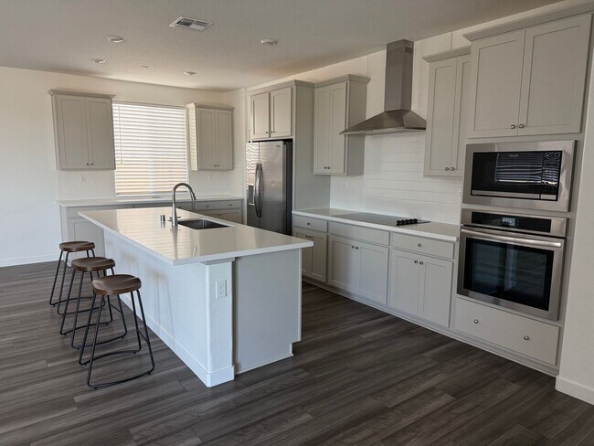 Foto del edificio - Beautiful Northlake 4 BED 3.5 BATH
