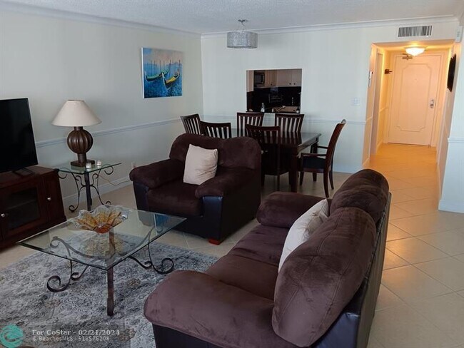 Building Photo - 3500 Galt Ocean Dr