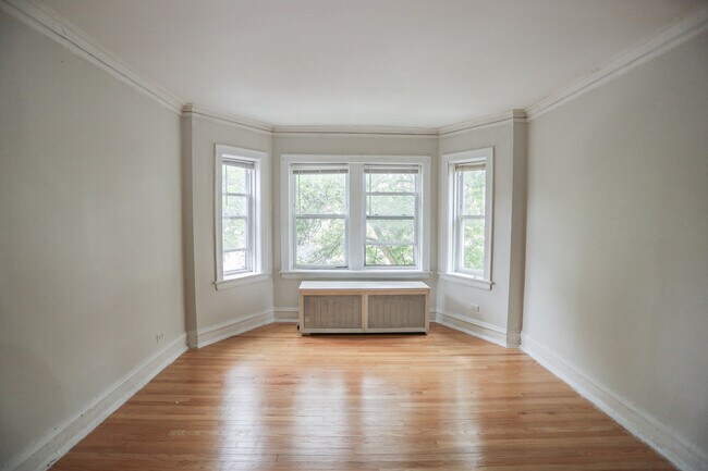 Foto del edificio - 6432 N Richmond St