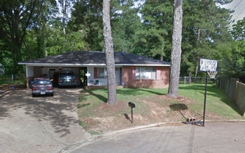 Building Photo - 1645 Camellia Ln