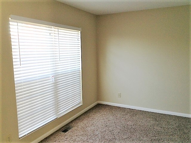 Building Photo - 8464 Woodcreek Dr