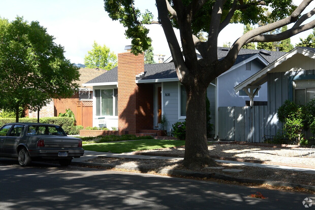 Building Photo - 1638 Lark Ave