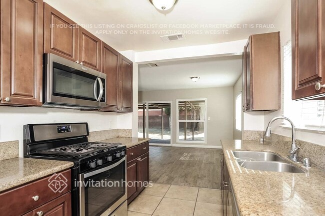 Building Photo - 16308 Stare St