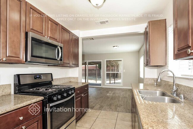 Foto del edificio - 16308 Stare St