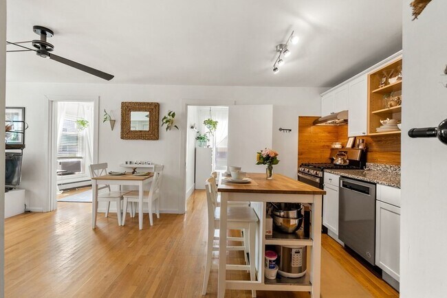 Foto del edificio - 89 Savin Hill Ave