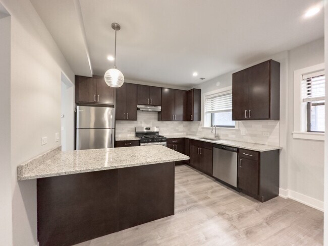 Foto del edificio - 913 Maple Ave