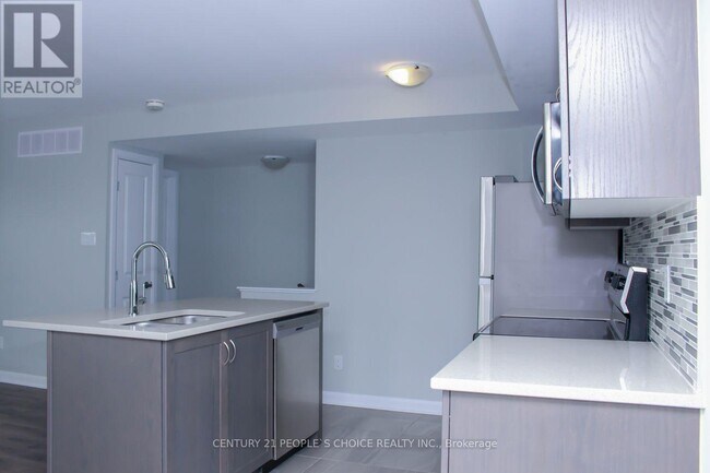 Building Photo - 305 Eldorado Private