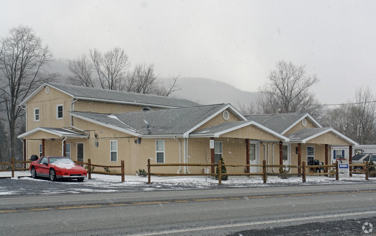 1344 Old US 220 Hwy, East Freedom, PA 16637 Apartments East Freedom