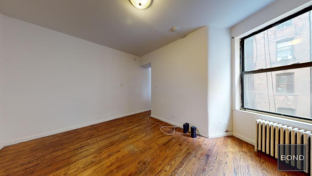 Primary Photo - 411 E 70th St