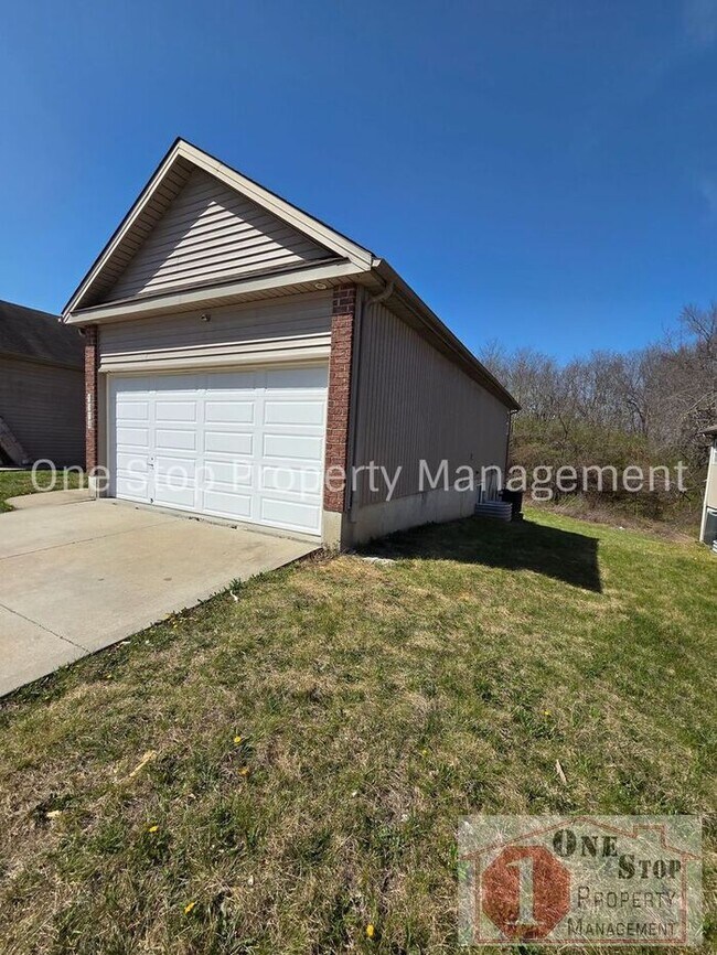 Foto del edificio - Beautiful 3-Bedroom 2.5 Bathroom in Independence