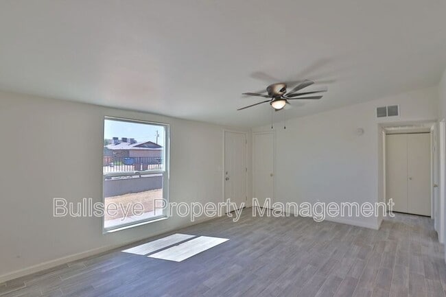 Foto del edificio - 1548 E 26th Ave