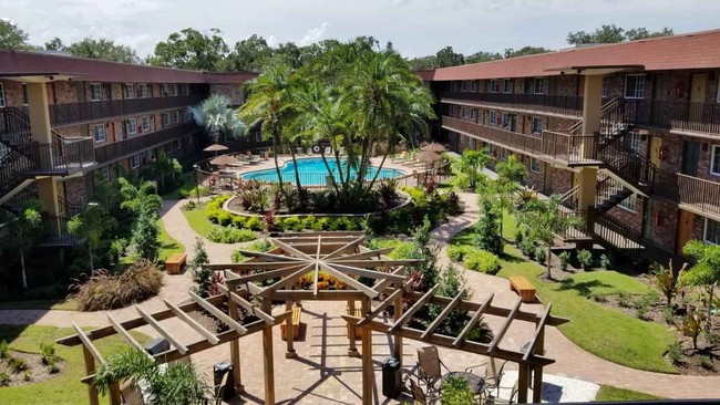 garden courtyard apartments st pete