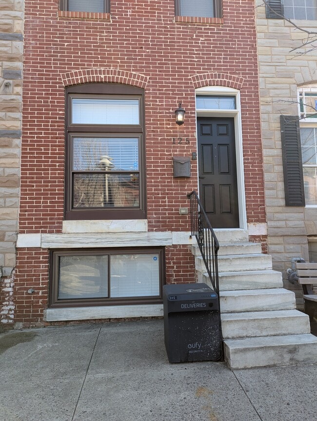 Building Photo - 125 S Clinton St