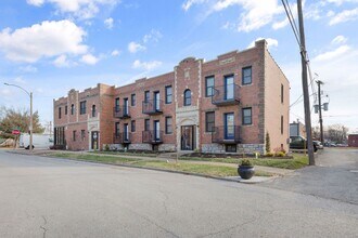 Building Photo - 6012 Southwest Ave