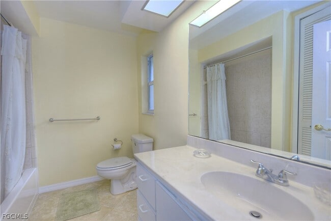 Building Photo - 5652 Eichen Cir