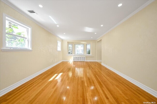 Foto del edificio - 82-15-82213 213th St