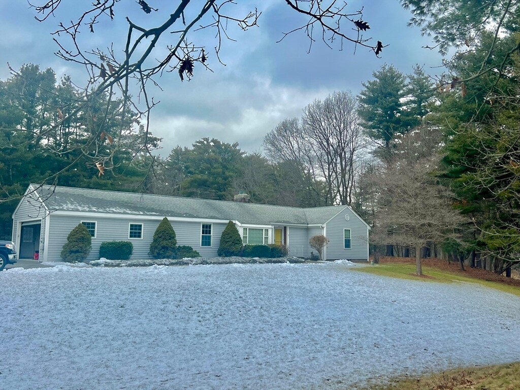 Foto principal - 5 Endicott Rd