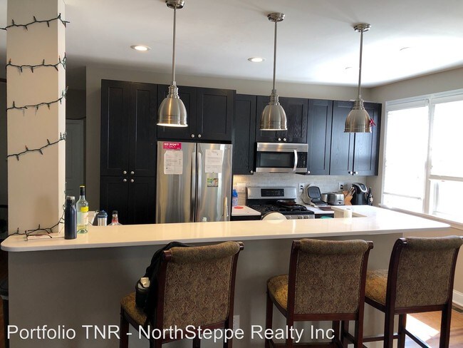 Building Photo - 5 br, 3 bath Apartment - 2060 Tuller Street