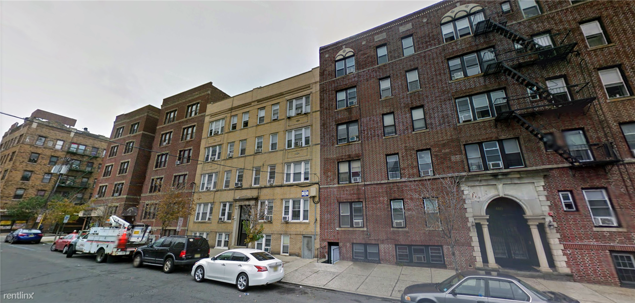 Primary Photo - 1 br, 1 bath Apartment - 6607 Broadway Apt A5