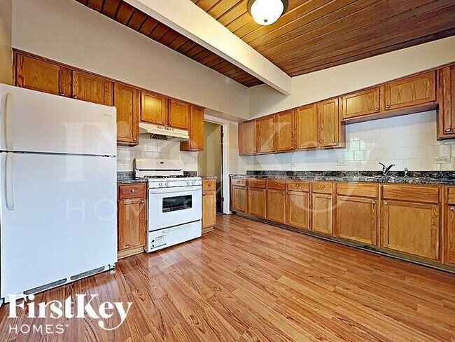 Building Photo - 20536 Greenwood Dr