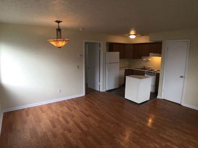 Building Photo - Radford, 3 BR / 2 BA