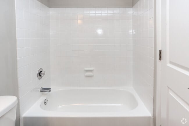 1BR, 1BA - 751SF - Crooked Creek