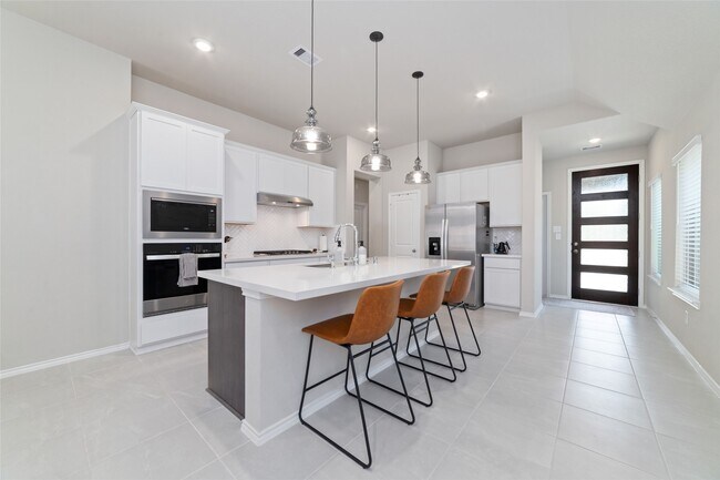 Building Photo - 549 Sand Branch Dr