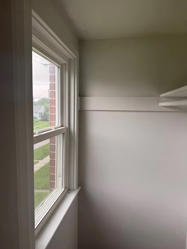 Building Photo - 430 Oak St