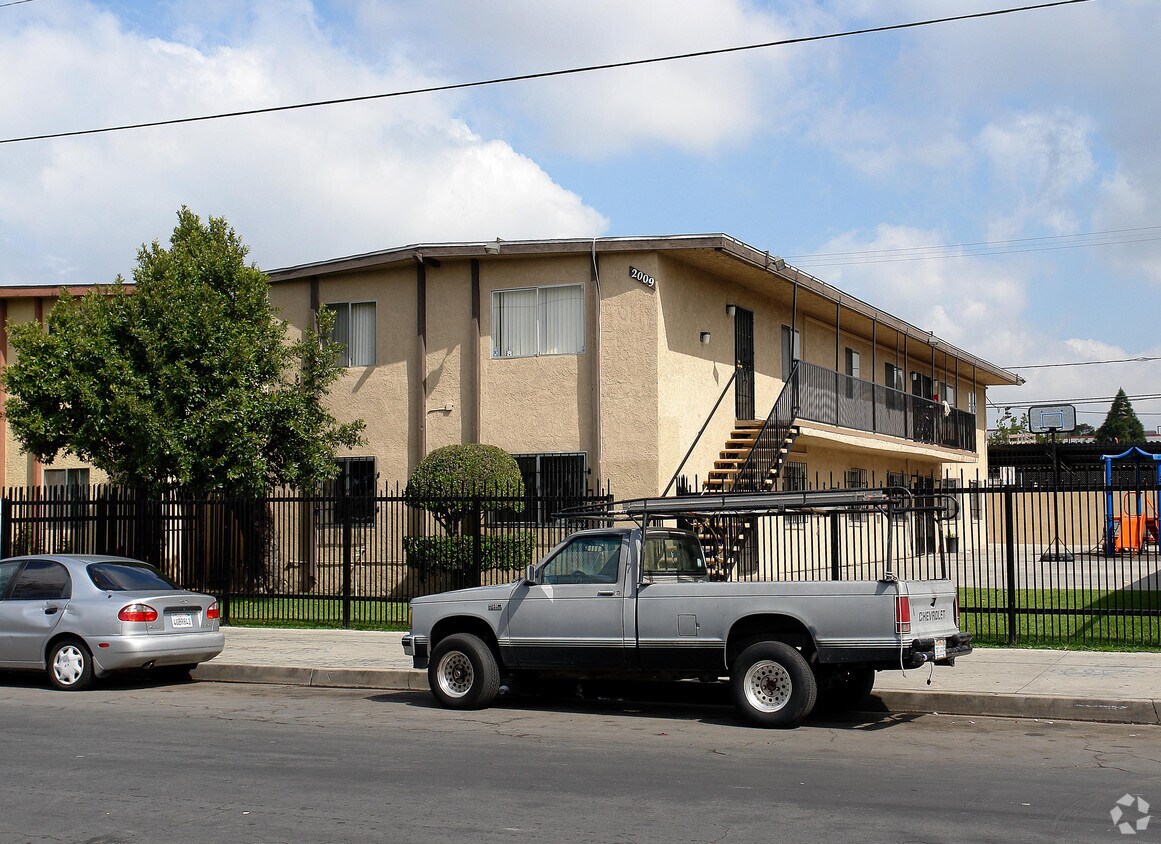 Primary Photo - 2009 Myrtle St