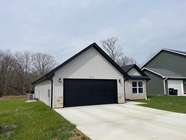 Foto del edificio - Built in 2025 3 Bed 2 Bath FOR RENT