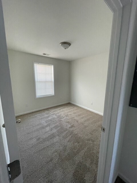 Foto del edificio - 1523 Gambill Wood Dr