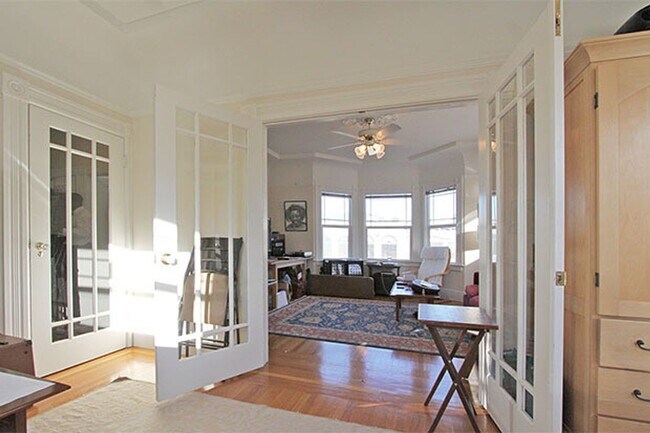 Building Photo - 1105 Shrader Street