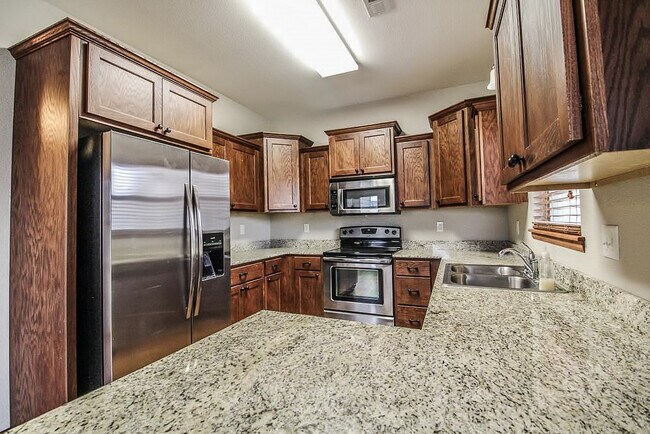 Building Photo - 2603 Buttonwood Dr