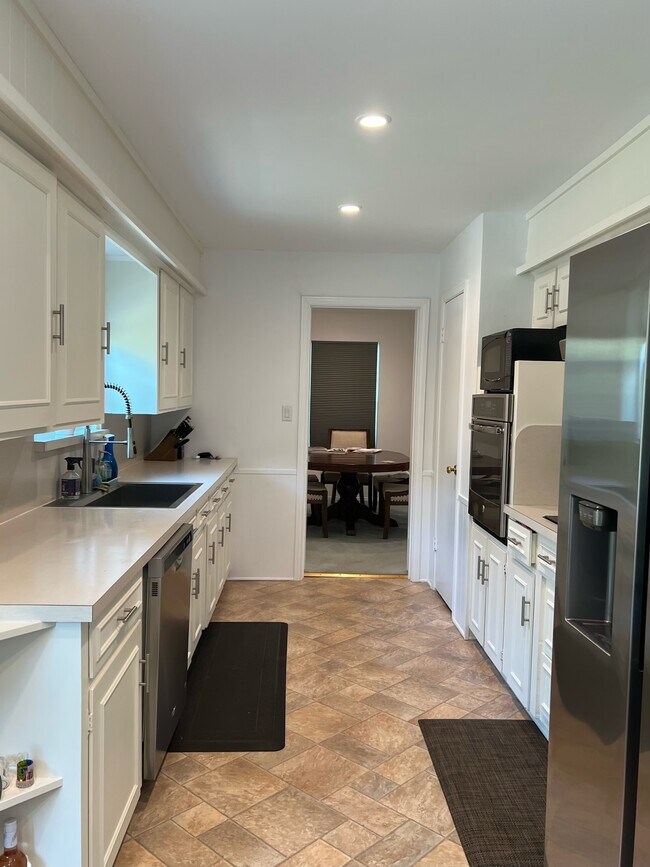 Foto del edificio - 14040 Far Hills Ln