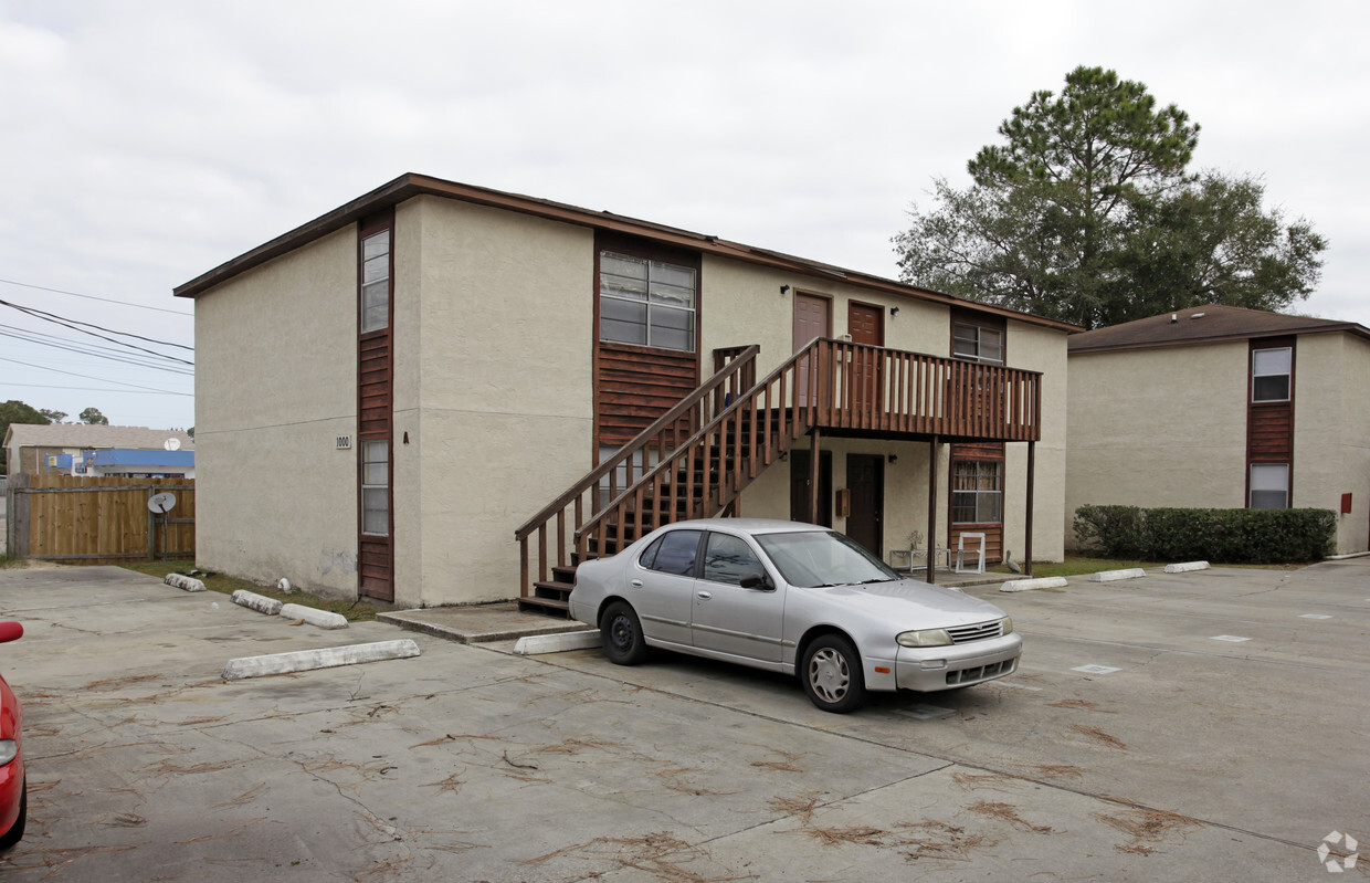 Building Photo - 1000 Transmitter Rd