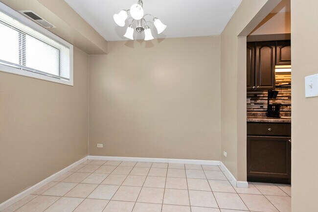 Foto del edificio - 2210 Country Club Dr