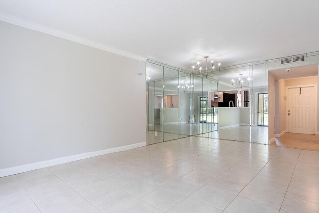 Building Photo - 1272 S Military Trail