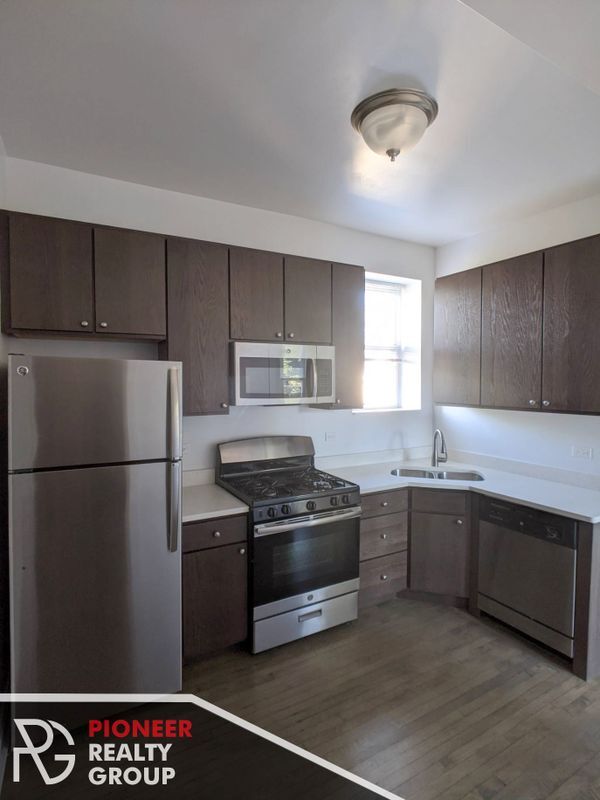 Foto del edificio - 2814 N Troy St