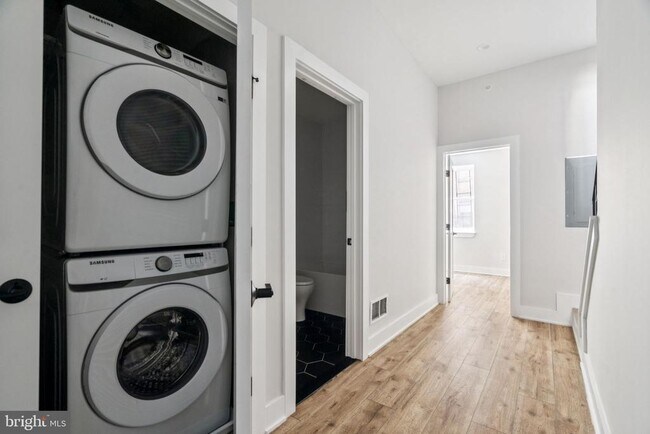 Foto del edificio - 1437 Parrish St