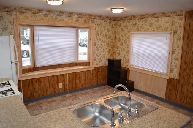 Foto del edificio - 8000 Rolling Hills Rd