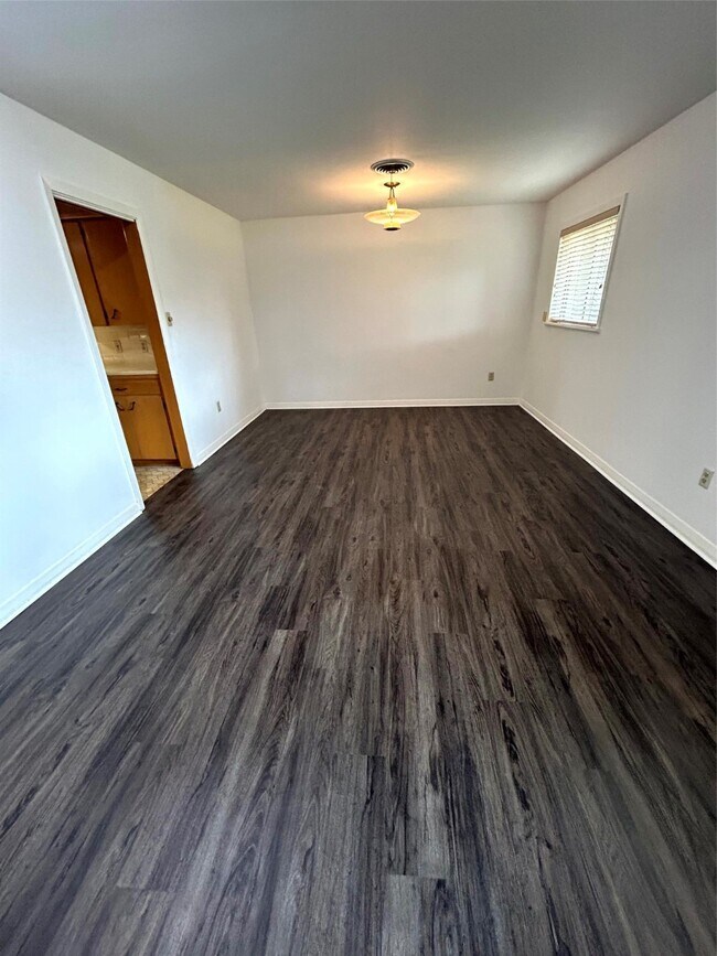 Foto del edificio - 1902 Gillette St